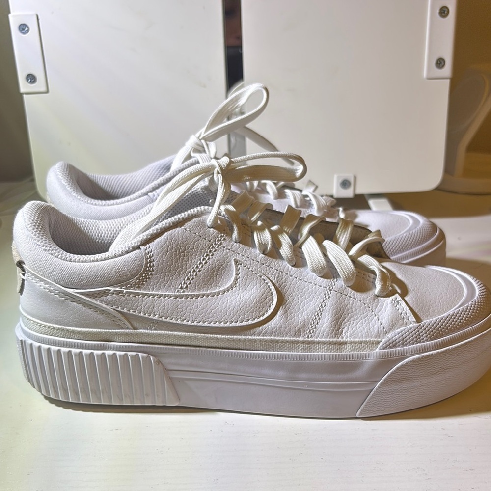 Nike Classic White Low-Tops - Picture 5 of 6